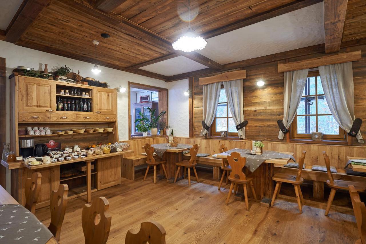 Hotel Eko Hisa-Eco House Na Razpotju Solčava Esterno foto