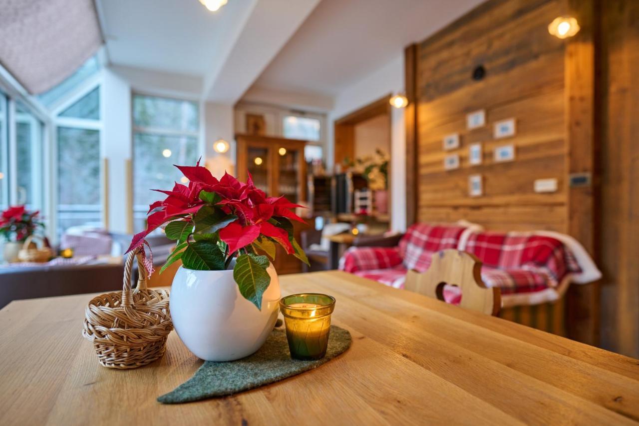 Hotel Eko Hisa-Eco House Na Razpotju Solčava Esterno foto