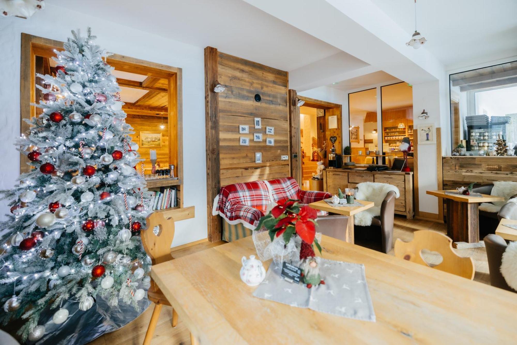 Hotel Eko Hisa-Eco House Na Razpotju Solčava Esterno foto