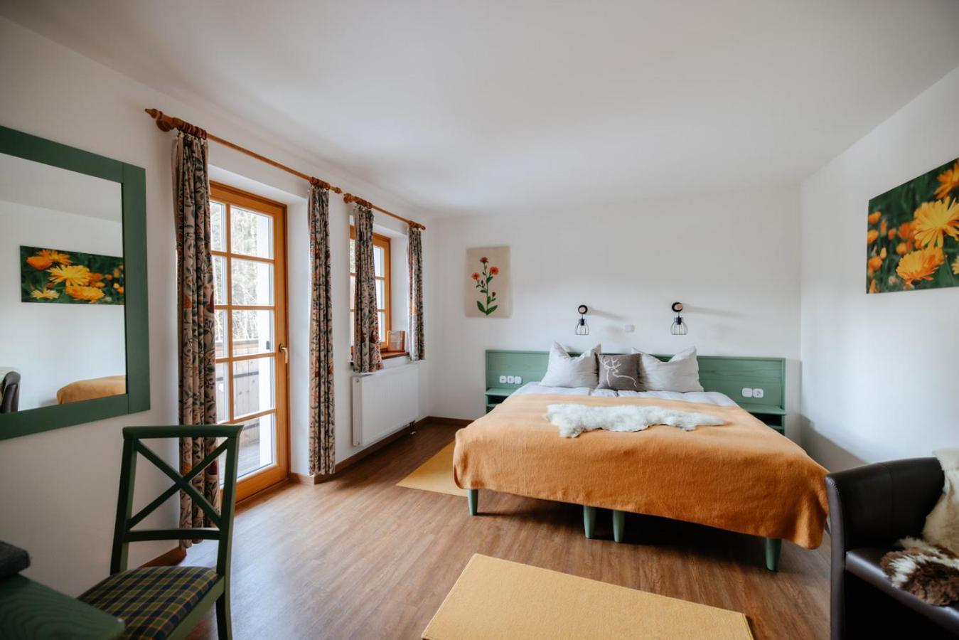 Hotel Eko Hisa-Eco House Na Razpotju Solčava Esterno foto